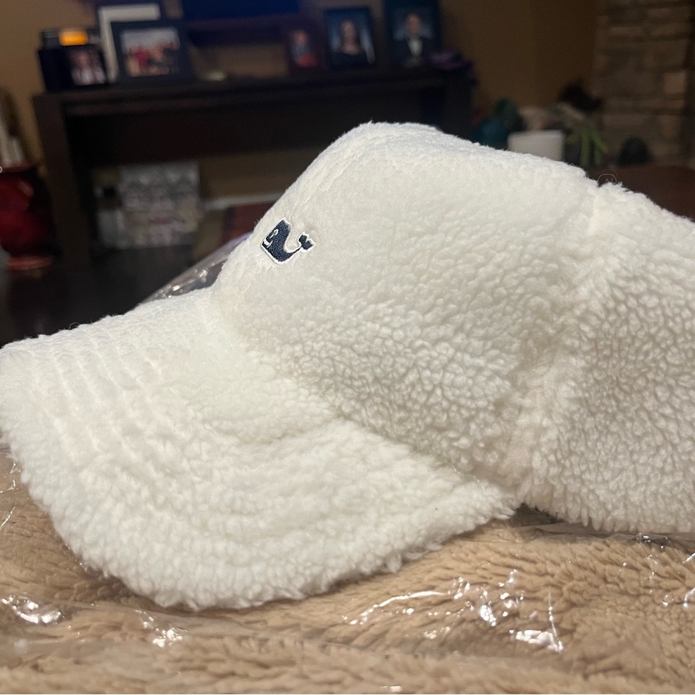 Vineyard Vines White Fleece Hat - Picture 2 of 3